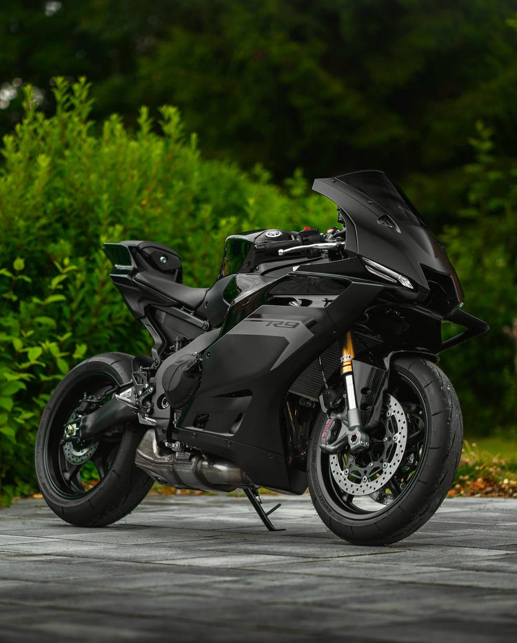 Yamaha R9